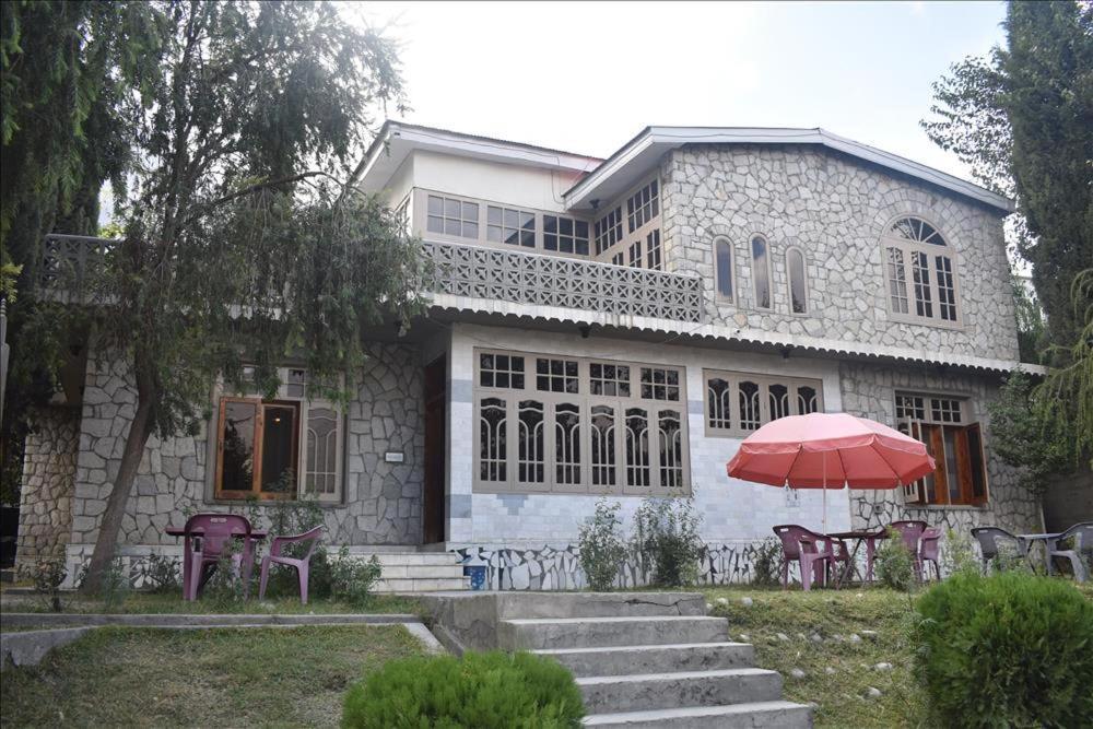 Cozy Lodge Gilgit Exteriör bild