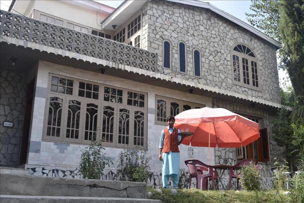 Cozy Lodge Gilgit Exteriör bild