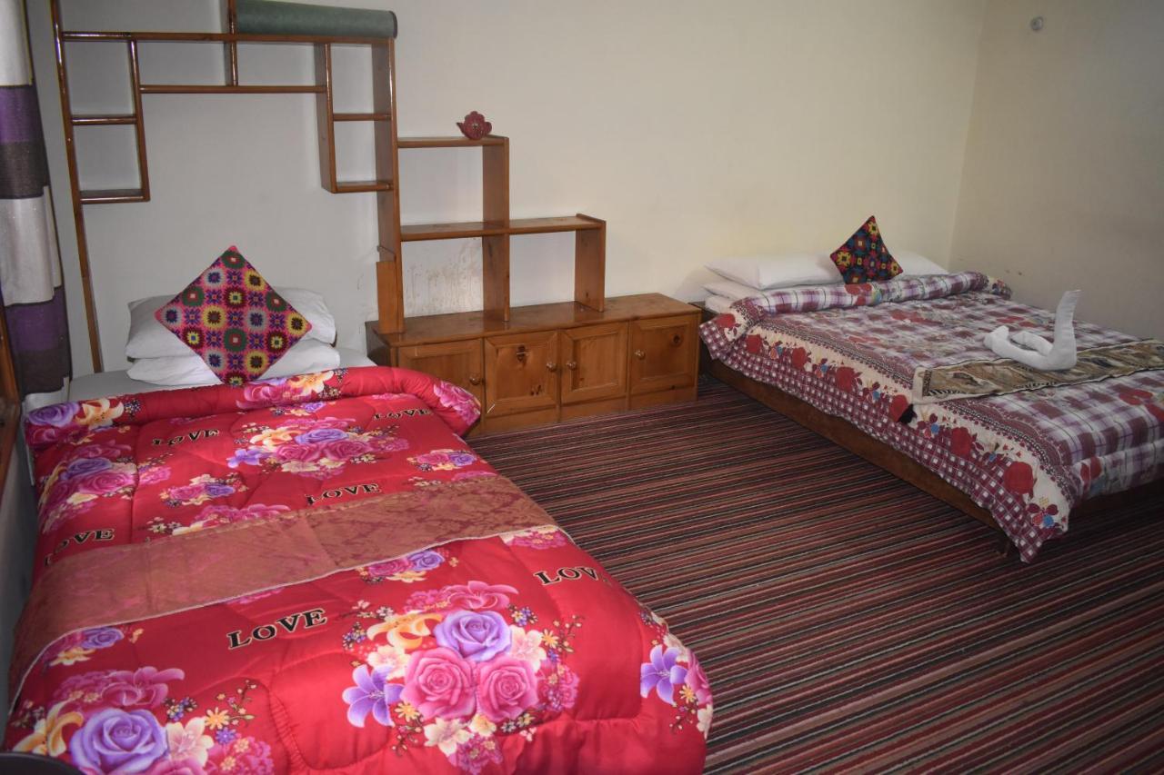 Cozy Lodge Gilgit Exteriör bild