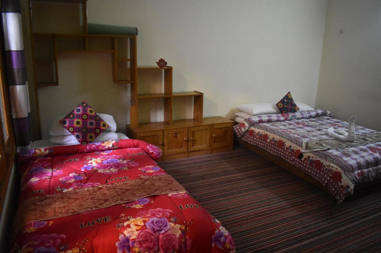 Cozy Lodge Gilgit Exteriör bild