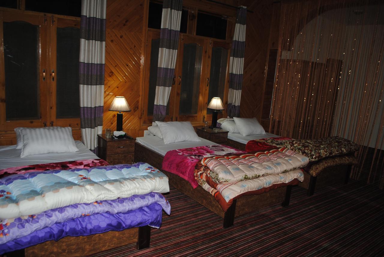 Cozy Lodge Gilgit Exteriör bild
