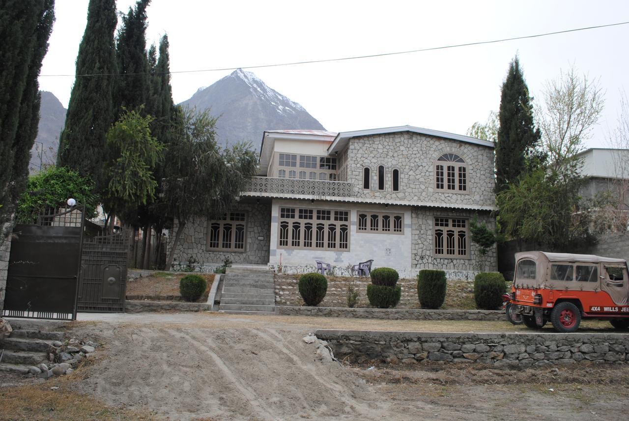 Cozy Lodge Gilgit Exteriör bild