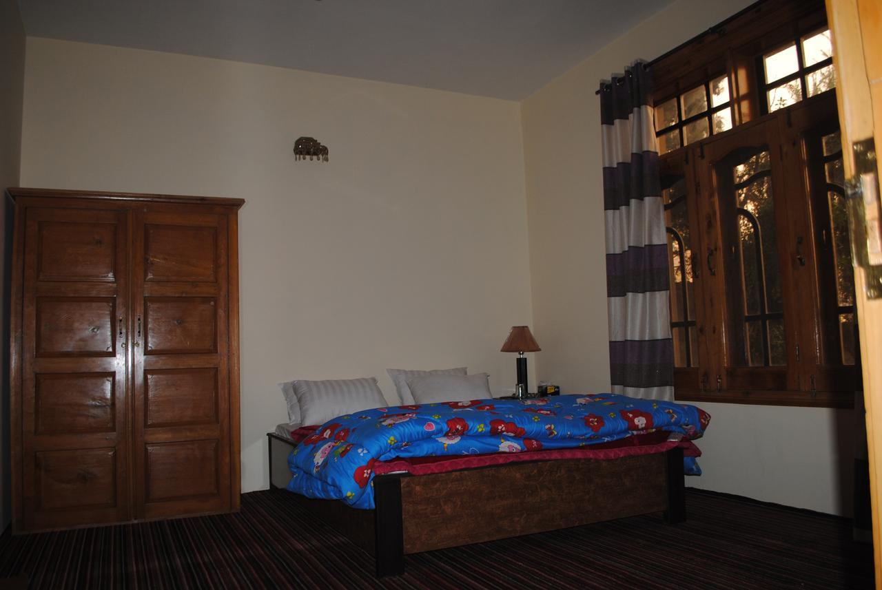 Cozy Lodge Gilgit Exteriör bild