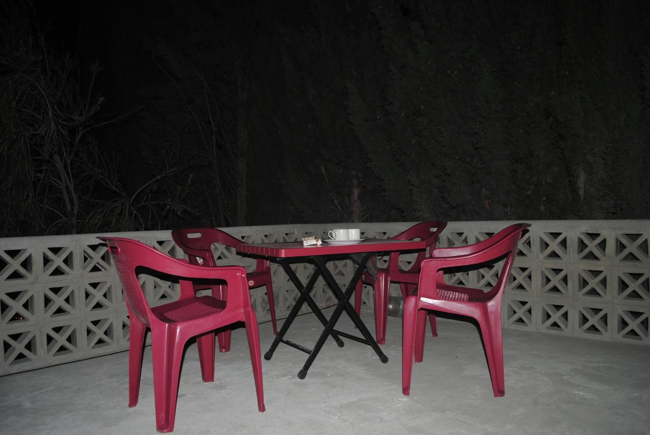 Cozy Lodge Gilgit Exteriör bild